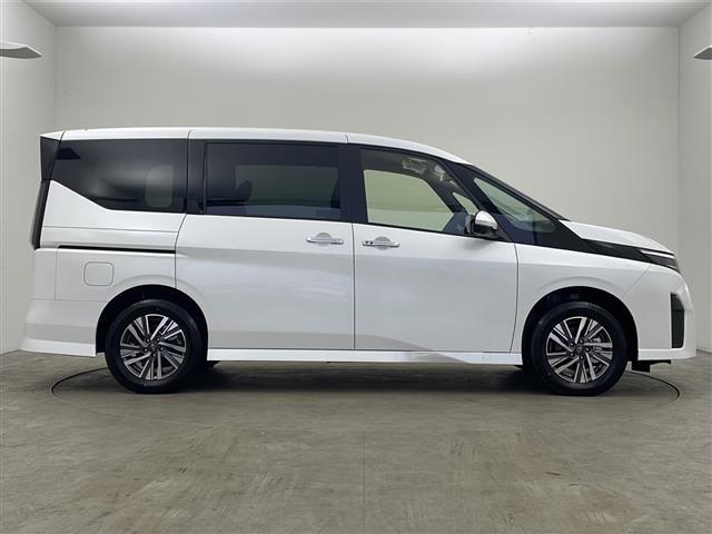 セレナ ｅ－４ＯＲＣＥ　ハイウェイスターＶ　ナビ　プロパイロット　アラウンドビューモニター　インテリジェントルームミラー　両側パワースライドドア　ステアリングヒーター　前席シートヒーター　置くだけ充電　ＬＥＤヘッドライト　ＥＴＣ２．０　フルセグ（39枚目）