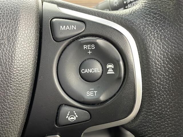 フリードハイブリッド ハイブリッド・クロスターホンダセンシング　４ＷＤ　社外ＳＤナビ　Ｂｌｕｅｔｏｏｔｈ　ＣＤ　ＤＶＤ　フルセグ　バックカメラ　ビルトインＥＴＣ　クルーズコントロール　車線逸脱警報　後方コーナーセンサー　両側パワースライドドア　純正ＡＷ　サンシェー（14枚目）