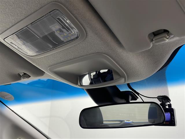 フリードハイブリッド ハイブリッド・クロスターホンダセンシング　４ＷＤ　社外ＳＤナビ　Ｂｌｕｅｔｏｏｔｈ　ＣＤ　ＤＶＤ　フルセグ　バックカメラ　ビルトインＥＴＣ　クルーズコントロール　車線逸脱警報　後方コーナーセンサー　両側パワースライドドア　純正ＡＷ　サンシェー（17枚目）