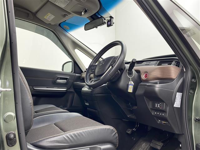 フリードハイブリッド ハイブリッド・クロスターホンダセンシング　４ＷＤ　社外ＳＤナビ　Ｂｌｕｅｔｏｏｔｈ　ＣＤ　ＤＶＤ　フルセグ　バックカメラ　ビルトインＥＴＣ　クルーズコントロール　車線逸脱警報　後方コーナーセンサー　両側パワースライドドア　純正ＡＷ　サンシェー（21枚目）