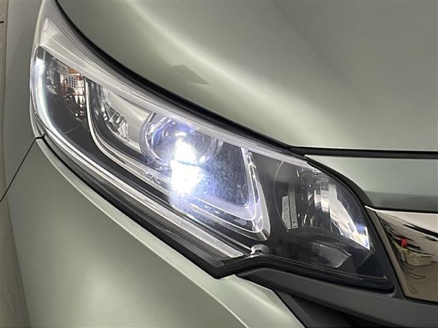 フリードハイブリッド ハイブリッド・クロスターホンダセンシング　４ＷＤ　社外ＳＤナビ　Ｂｌｕｅｔｏｏｔｈ　ＣＤ　ＤＶＤ　フルセグ　バックカメラ　ビルトインＥＴＣ　クルーズコントロール　車線逸脱警報　後方コーナーセンサー　両側パワースライドドア　純正ＡＷ　サンシェー（39枚目）