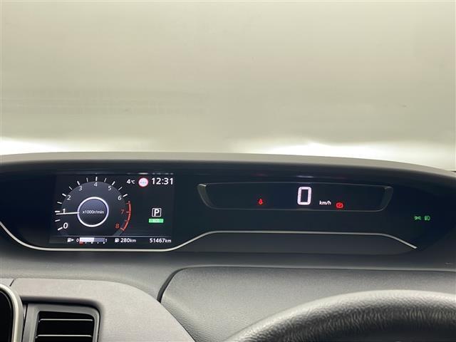 セレナ ハイウェイスターＶ　４ＷＤ　純正ナビ　Ｂｌｕｅｔｏｏｔｈ　ＣＤ　ＤＶＤ　　全方位カメラ　ステアリングヒーター　クルーズコントロール　アイドリングストップ　衝突被害軽減システム　両側パワースライドドア　純正ＡＷ　サンシェー（5枚目）