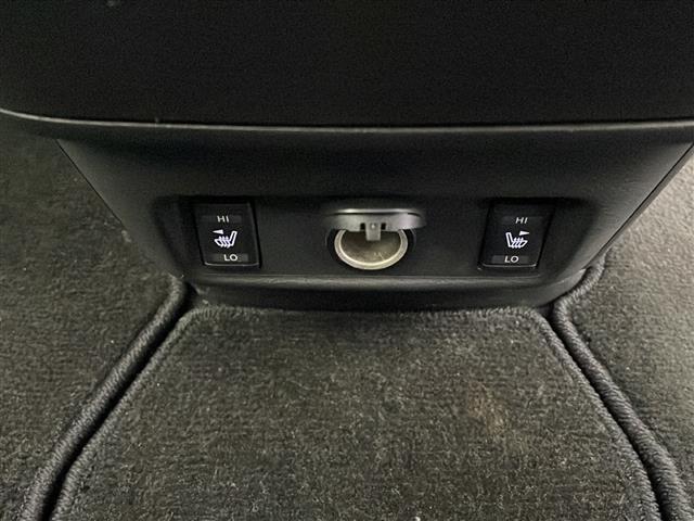 セレナ ハイウェイスターＶ　４ＷＤ　純正ナビ　Ｂｌｕｅｔｏｏｔｈ　ＣＤ　ＤＶＤ　　全方位カメラ　ステアリングヒーター　クルーズコントロール　アイドリングストップ　衝突被害軽減システム　両側パワースライドドア　純正ＡＷ　サンシェー（10枚目）