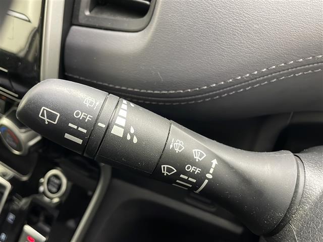 セレナ ハイウェイスターＶ　４ＷＤ　純正ナビ　Ｂｌｕｅｔｏｏｔｈ　ＣＤ　ＤＶＤ　　全方位カメラ　ステアリングヒーター　クルーズコントロール　アイドリングストップ　衝突被害軽減システム　両側パワースライドドア　純正ＡＷ　サンシェー（14枚目）