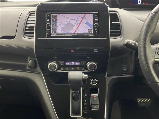 セレナ ハイウェイスターＶ　４ＷＤ　純正ナビ　Ｂｌｕｅｔｏｏｔｈ　ＣＤ　ＤＶＤ　　全方位カメラ　ステアリングヒーター　クルーズコントロール　アイドリングストップ　衝突被害軽減システム　両側パワースライドドア　純正ＡＷ　サンシェー（16枚目）