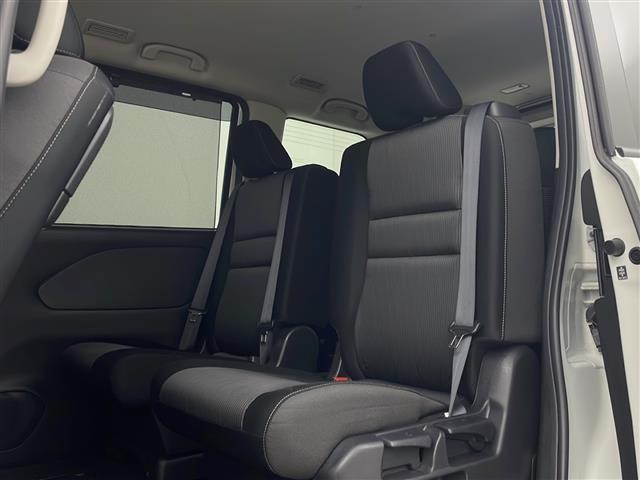 セレナ ハイウェイスターＶ　４ＷＤ　純正ナビ　Ｂｌｕｅｔｏｏｔｈ　ＣＤ　ＤＶＤ　　全方位カメラ　ステアリングヒーター　クルーズコントロール　アイドリングストップ　衝突被害軽減システム　両側パワースライドドア　純正ＡＷ　サンシェー（27枚目）