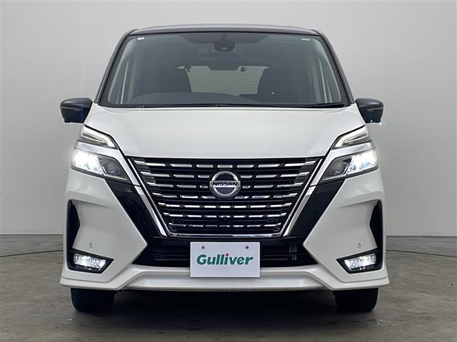 セレナ ハイウェイスターＶ　４ＷＤ　純正ナビ　Ｂｌｕｅｔｏｏｔｈ　ＣＤ　ＤＶＤ　　全方位カメラ　ステアリングヒーター　クルーズコントロール　アイドリングストップ　衝突被害軽減システム　両側パワースライドドア　純正ＡＷ　サンシェー（32枚目）