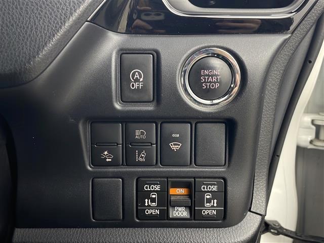 ヴォクシー ＺＳ　煌ＩＩ　純正ナビ　両側パワースライドドア　フリップダウンモニター　バックカメラ　寒冷地仕様　モデリスタエアロ　プリクラッシュセーフティ　クルーズコントロール　ワイパーデアイサー　オートハイビーム　ＬＥＤライト（3枚目）