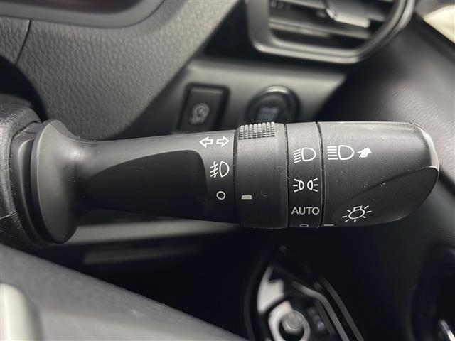 ヴォクシー ＺＳ　煌ＩＩ　純正ナビ　両側パワースライドドア　フリップダウンモニター　バックカメラ　寒冷地仕様　モデリスタエアロ　プリクラッシュセーフティ　クルーズコントロール　ワイパーデアイサー　オートハイビーム　ＬＥＤライト（8枚目）