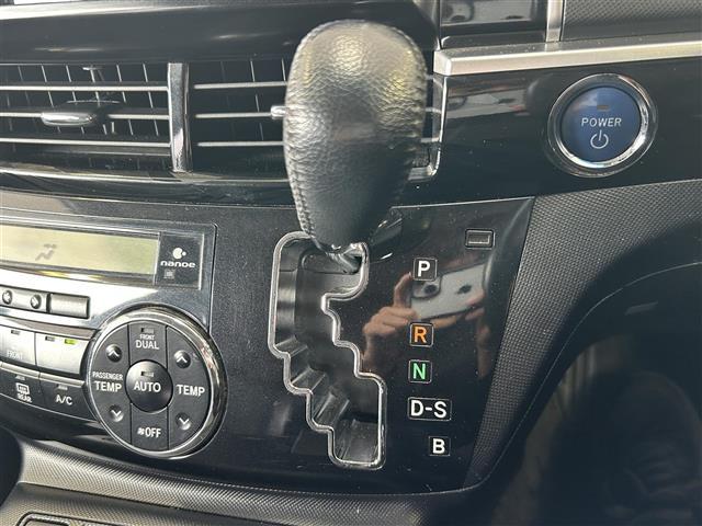 エスティマハイブリッド アエラス プレミアムエディション 純正ナビ フリップダウンモニター ETC 横滑り防止装置 両側パワースライドドア スマートキー 純正AW 横滑り防止装置 コーナーセンサー バックカメラ プッシュスタート 電格ミラー(14枚目)