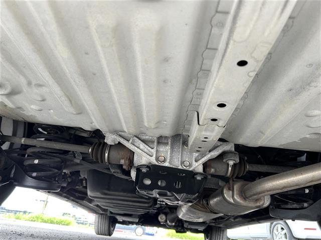 エスティマハイブリッド アエラス プレミアムエディション 純正ナビ フリップダウンモニター ETC 横滑り防止装置 両側パワースライドドア スマートキー 純正AW 横滑り防止装置 コーナーセンサー バックカメラ プッシュスタート 電格ミラー(41枚目)