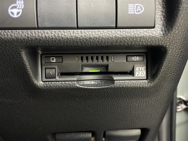 ＲＡＶ４ アドベンチャー　ワンオーナー　純正９インチナビ　フルセグＴＶバックカメラ　デジタルインナーミラー　パワーシート　プッシュスタート　スマートキー　クルーズコントロール　ステアリングヒーター　前方ドライブレコーダー（12枚目）