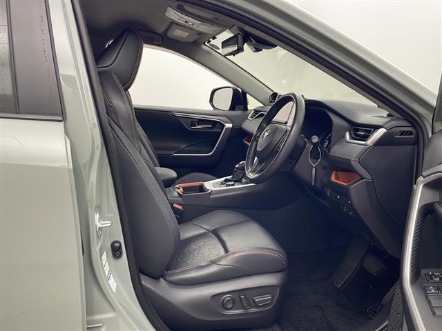 ＲＡＶ４ アドベンチャー　ワンオーナー　純正９インチナビ　フルセグＴＶバックカメラ　デジタルインナーミラー　パワーシート　プッシュスタート　スマートキー　クルーズコントロール　ステアリングヒーター　前方ドライブレコーダー（18枚目）