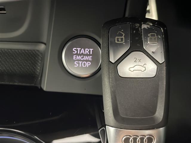 Ａ４アバント ４０ＴＤＩクワトロ　Ｓライン　４ＷＤ　純正ナビ　フルセグＴＶ　全方位カメラ　アダプティブクルーズコントロール　パドルシフト　パワーバックドア　ハーフレザーシート　パワーシート　ヒートシーター　ドライブレコーダー　ＥＴＣ２．０（17枚目）