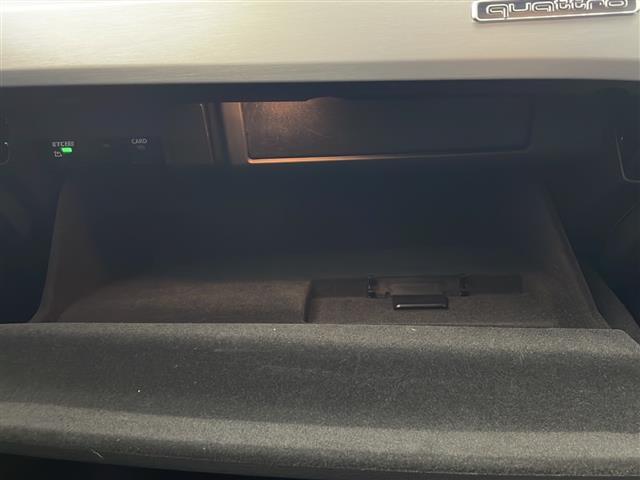 Ａ４アバント ４０ＴＤＩクワトロ　Ｓライン　４ＷＤ　純正ナビ　フルセグＴＶ　全方位カメラ　アダプティブクルーズコントロール　パドルシフト　パワーバックドア　ハーフレザーシート　パワーシート　ヒートシーター　ドライブレコーダー　ＥＴＣ２．０（21枚目）