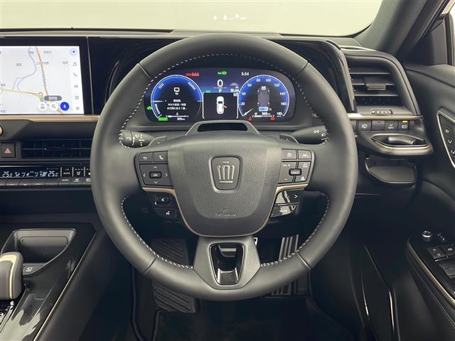 クラウンエステート Ｚ　純正ナビ　ガラスルーフ　全方位カメラ　衝突軽減ブレーキ　レーダークルコン　パドルシフト　ＨＵＤ　ＢＳＭ　置くだけ充電　ＬＥＤライト　前席エアーシート　パワーバックドア　デジタルミラー　電動シート（6枚目）