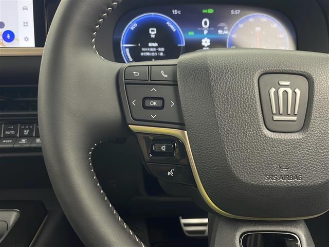 クラウンエステート Ｚ　純正ナビ　ガラスルーフ　全方位カメラ　衝突軽減ブレーキ　レーダークルコン　パドルシフト　ＨＵＤ　ＢＳＭ　置くだけ充電　ＬＥＤライト　前席エアーシート　パワーバックドア　デジタルミラー　電動シート（10枚目）