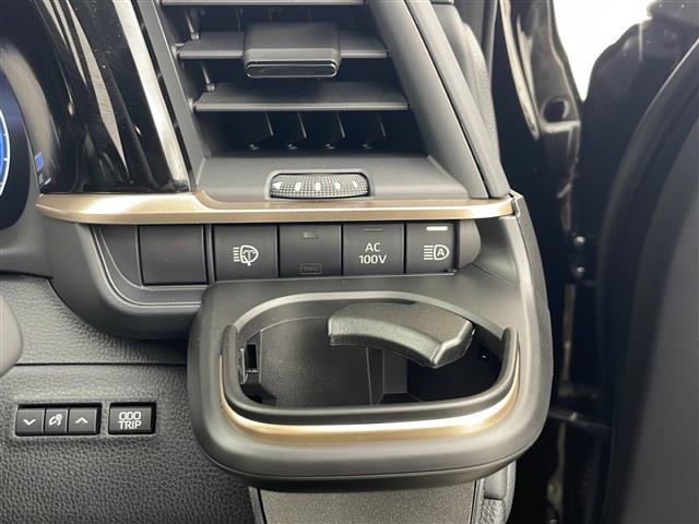 クラウンエステート Ｚ　純正ナビ　ガラスルーフ　全方位カメラ　衝突軽減ブレーキ　レーダークルコン　パドルシフト　ＨＵＤ　ＢＳＭ　置くだけ充電　ＬＥＤライト　前席エアーシート　パワーバックドア　デジタルミラー　電動シート（14枚目）