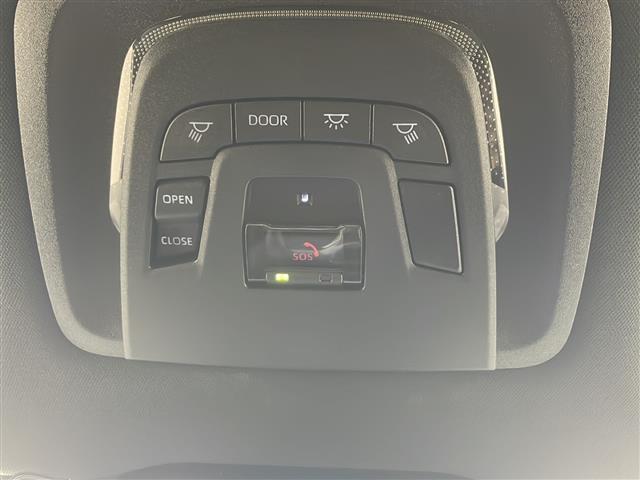 クラウンエステート Ｚ　純正ナビ　ガラスルーフ　全方位カメラ　衝突軽減ブレーキ　レーダークルコン　パドルシフト　ＨＵＤ　ＢＳＭ　置くだけ充電　ＬＥＤライト　前席エアーシート　パワーバックドア　デジタルミラー　電動シート（18枚目）