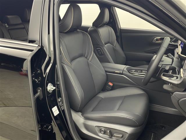 クラウンエステート Ｚ　純正ナビ　ガラスルーフ　全方位カメラ　衝突軽減ブレーキ　レーダークルコン　パドルシフト　ＨＵＤ　ＢＳＭ　置くだけ充電　ＬＥＤライト　前席エアーシート　パワーバックドア　デジタルミラー　電動シート（22枚目）