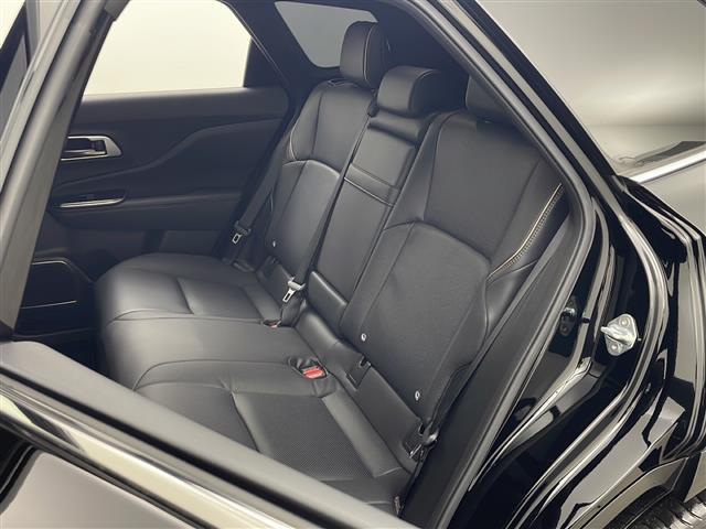 クラウンエステート Ｚ　純正ナビ　ガラスルーフ　全方位カメラ　衝突軽減ブレーキ　レーダークルコン　パドルシフト　ＨＵＤ　ＢＳＭ　置くだけ充電　ＬＥＤライト　前席エアーシート　パワーバックドア　デジタルミラー　電動シート（25枚目）