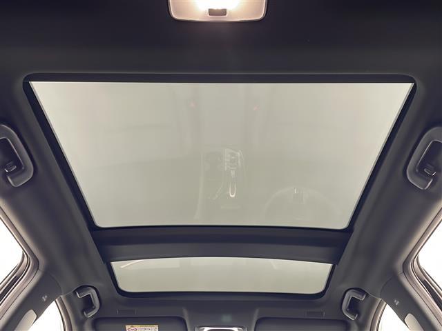 クラウンエステート Ｚ　純正ナビ　ガラスルーフ　全方位カメラ　衝突軽減ブレーキ　レーダークルコン　パドルシフト　ＨＵＤ　ＢＳＭ　置くだけ充電　ＬＥＤライト　前席エアーシート　パワーバックドア　デジタルミラー　電動シート（28枚目）
