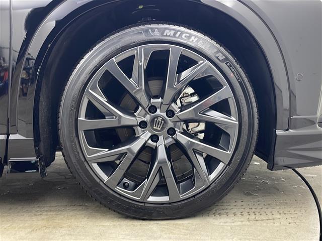 クラウンエステート Ｚ　純正ナビ　ガラスルーフ　全方位カメラ　衝突軽減ブレーキ　レーダークルコン　パドルシフト　ＨＵＤ　ＢＳＭ　置くだけ充電　ＬＥＤライト　前席エアーシート　パワーバックドア　デジタルミラー　電動シート（39枚目）