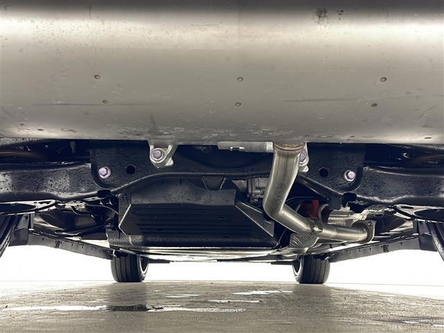 クラウンエステート Ｚ　純正ナビ　ガラスルーフ　全方位カメラ　衝突軽減ブレーキ　レーダークルコン　パドルシフト　ＨＵＤ　ＢＳＭ　置くだけ充電　ＬＥＤライト　前席エアーシート　パワーバックドア　デジタルミラー　電動シート（41枚目）