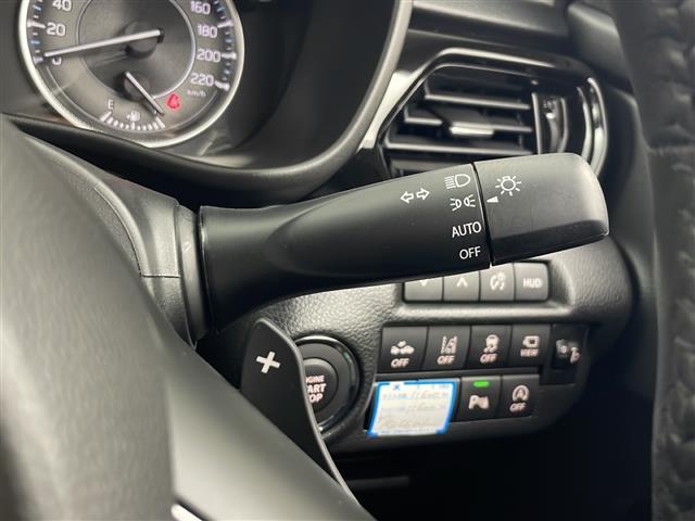 フロンクス ベースグレード　４ＷＤ　純正ナビ　全方位カメラ　アダプティブクルーズコントロール　ハーフレザーシート　シートヒーター　ワイヤレス充電　ヘッドアップディスプレイ　ヒルディセントコントロール　パドルシフト　ＡＷ付冬タイヤ（12枚目）