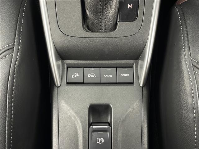 フロンクス ベースグレード　４ＷＤ　純正ナビ　全方位カメラ　アダプティブクルーズコントロール　ハーフレザーシート　シートヒーター　ワイヤレス充電　ヘッドアップディスプレイ　ヒルディセントコントロール　パドルシフト　ＡＷ付冬タイヤ（19枚目）