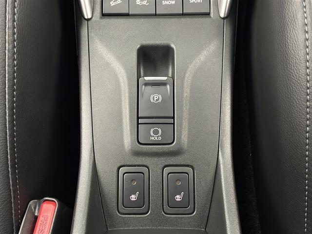 フロンクス ベースグレード　４ＷＤ　純正ナビ　全方位カメラ　アダプティブクルーズコントロール　ハーフレザーシート　シートヒーター　ワイヤレス充電　ヘッドアップディスプレイ　ヒルディセントコントロール　パドルシフト　ＡＷ付冬タイヤ（20枚目）