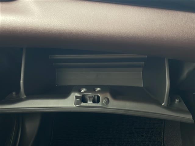 フロンクス ベースグレード　４ＷＤ　純正ナビ　全方位カメラ　アダプティブクルーズコントロール　ハーフレザーシート　シートヒーター　ワイヤレス充電　ヘッドアップディスプレイ　ヒルディセントコントロール　パドルシフト　ＡＷ付冬タイヤ（21枚目）