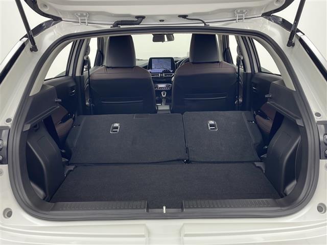 フロンクス ベースグレード　４ＷＤ　純正ナビ　全方位カメラ　アダプティブクルーズコントロール　ハーフレザーシート　シートヒーター　ワイヤレス充電　ヘッドアップディスプレイ　ヒルディセントコントロール　パドルシフト　ＡＷ付冬タイヤ（28枚目）