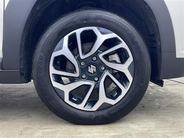 フロンクス ベースグレード　４ＷＤ　純正ナビ　全方位カメラ　アダプティブクルーズコントロール　ハーフレザーシート　シートヒーター　ワイヤレス充電　ヘッドアップディスプレイ　ヒルディセントコントロール　パドルシフト　ＡＷ付冬タイヤ（31枚目）