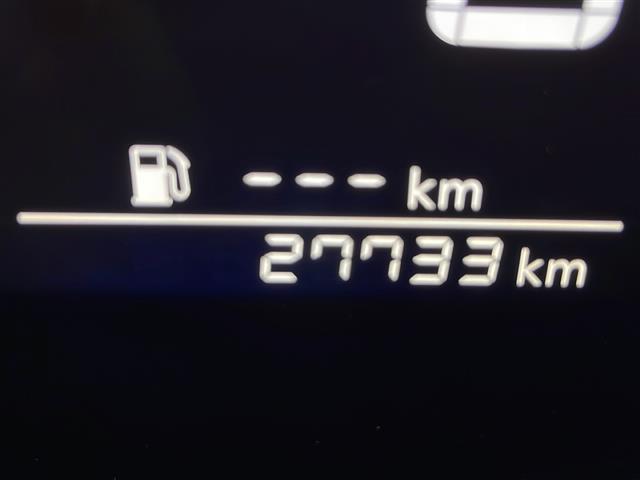 セレナ ハイウェイスターＶ　４ＷＤ　純正メモリナビ　Ｂｌｕｅｔｏｏｔｈ　フルセグ　ビルトインＥＴＣ　クルーズコントロール　全方位カメラ　前後ドライブレコーダー　前後コーナーセンサー　前席シートヒーター　後席シートヒーター（5枚目）