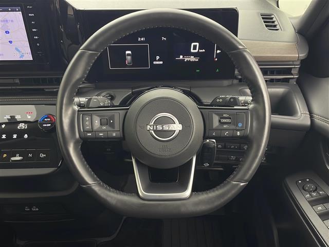 セレナ ハイウェイスターＶ　４ＷＤ　純正メモリナビ　Ｂｌｕｅｔｏｏｔｈ　フルセグ　ビルトインＥＴＣ　クルーズコントロール　全方位カメラ　前後ドライブレコーダー　前後コーナーセンサー　前席シートヒーター　後席シートヒーター（7枚目）