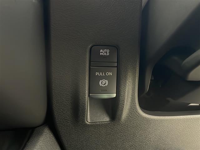 セレナ ハイウェイスターＶ　４ＷＤ　純正メモリナビ　Ｂｌｕｅｔｏｏｔｈ　フルセグ　ビルトインＥＴＣ　クルーズコントロール　全方位カメラ　前後ドライブレコーダー　前後コーナーセンサー　前席シートヒーター　後席シートヒーター（8枚目）