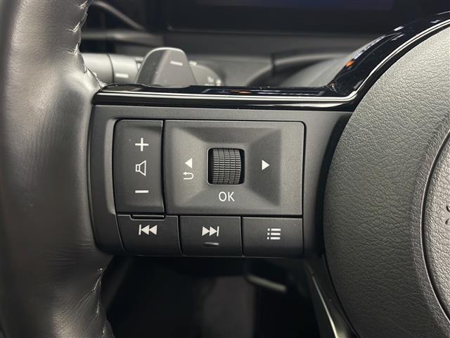 セレナ ハイウェイスターＶ　４ＷＤ　純正メモリナビ　Ｂｌｕｅｔｏｏｔｈ　フルセグ　ビルトインＥＴＣ　クルーズコントロール　全方位カメラ　前後ドライブレコーダー　前後コーナーセンサー　前席シートヒーター　後席シートヒーター（11枚目）