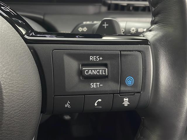 セレナ ハイウェイスターＶ　４ＷＤ　純正メモリナビ　Ｂｌｕｅｔｏｏｔｈ　フルセグ　ビルトインＥＴＣ　クルーズコントロール　全方位カメラ　前後ドライブレコーダー　前後コーナーセンサー　前席シートヒーター　後席シートヒーター（12枚目）