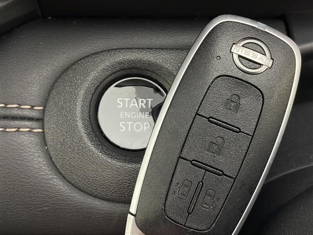 セレナ ハイウェイスターＶ　４ＷＤ　純正メモリナビ　Ｂｌｕｅｔｏｏｔｈ　フルセグ　ビルトインＥＴＣ　クルーズコントロール　全方位カメラ　前後ドライブレコーダー　前後コーナーセンサー　前席シートヒーター　後席シートヒーター（19枚目）