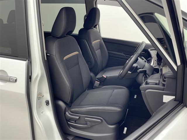 セレナ ハイウェイスターＶ　４ＷＤ　純正メモリナビ　Ｂｌｕｅｔｏｏｔｈ　フルセグ　ビルトインＥＴＣ　クルーズコントロール　全方位カメラ　前後ドライブレコーダー　前後コーナーセンサー　前席シートヒーター　後席シートヒーター（20枚目）