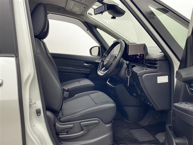 セレナ ハイウェイスターＶ　４ＷＤ　純正メモリナビ　Ｂｌｕｅｔｏｏｔｈ　フルセグ　ビルトインＥＴＣ　クルーズコントロール　全方位カメラ　前後ドライブレコーダー　前後コーナーセンサー　前席シートヒーター　後席シートヒーター（21枚目）