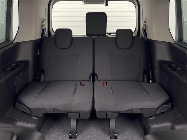 セレナ ハイウェイスターＶ　４ＷＤ　純正メモリナビ　Ｂｌｕｅｔｏｏｔｈ　フルセグ　ビルトインＥＴＣ　クルーズコントロール　全方位カメラ　前後ドライブレコーダー　前後コーナーセンサー　前席シートヒーター　後席シートヒーター（25枚目）