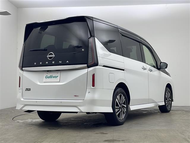 セレナ ハイウェイスターＶ　４ＷＤ　純正メモリナビ　Ｂｌｕｅｔｏｏｔｈ　フルセグ　ビルトインＥＴＣ　クルーズコントロール　全方位カメラ　前後ドライブレコーダー　前後コーナーセンサー　前席シートヒーター　後席シートヒーター（32枚目）