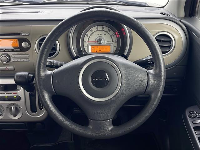 アルトラパン Ｘ　☆４ＷＤＡＢＳ　盗難防止装置　Ｄ席シートヒーター　電動格納ミラー　ウィンカーミラー　純正オーディオ　ヘッドライトレベライザー　純正アルミホイール　純正フロアマット　サイドバイザー（6枚目）