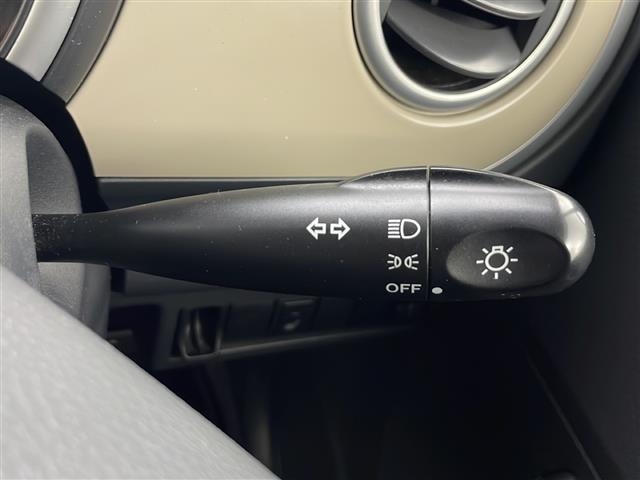 アルトラパン Ｘ　☆４ＷＤＡＢＳ　盗難防止装置　Ｄ席シートヒーター　電動格納ミラー　ウィンカーミラー　純正オーディオ　ヘッドライトレベライザー　純正アルミホイール　純正フロアマット　サイドバイザー（8枚目）