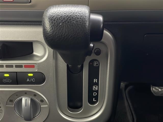 アルトラパン Ｘ　☆４ＷＤＡＢＳ　盗難防止装置　Ｄ席シートヒーター　電動格納ミラー　ウィンカーミラー　純正オーディオ　ヘッドライトレベライザー　純正アルミホイール　純正フロアマット　サイドバイザー（10枚目）