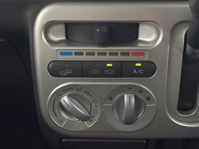 アルトラパン Ｘ　☆４ＷＤＡＢＳ　盗難防止装置　Ｄ席シートヒーター　電動格納ミラー　ウィンカーミラー　純正オーディオ　ヘッドライトレベライザー　純正アルミホイール　純正フロアマット　サイドバイザー（11枚目）