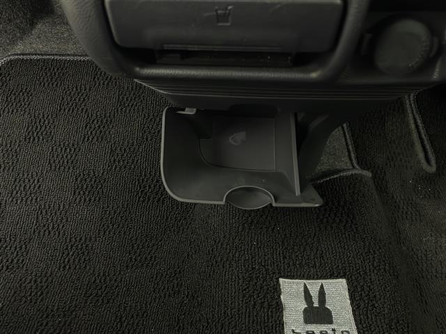 アルトラパン Ｘ　☆４ＷＤＡＢＳ　盗難防止装置　Ｄ席シートヒーター　電動格納ミラー　ウィンカーミラー　純正オーディオ　ヘッドライトレベライザー　純正アルミホイール　純正フロアマット　サイドバイザー（17枚目）