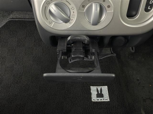 アルトラパン Ｘ　☆４ＷＤＡＢＳ　盗難防止装置　Ｄ席シートヒーター　電動格納ミラー　ウィンカーミラー　純正オーディオ　ヘッドライトレベライザー　純正アルミホイール　純正フロアマット　サイドバイザー（18枚目）